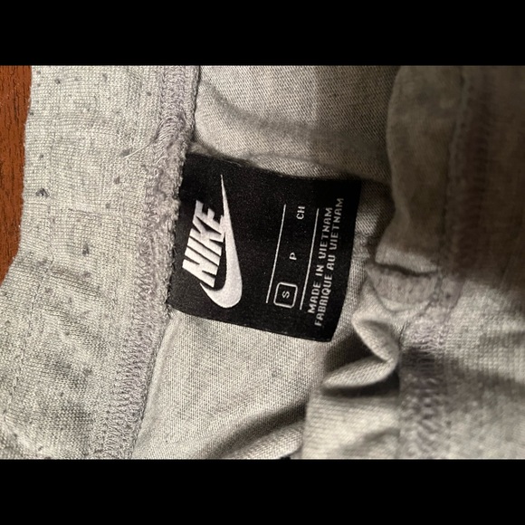 Nike sweatpants - Picture 2 of 2